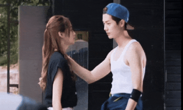 Chuyện tình dũng cảm nhất Cbiz hóa ra cũng cạn tình: Tiếc cho một người dám đánh đổi tất cả, xót cho một người giữ trọn im lặng đến cuối cùng
