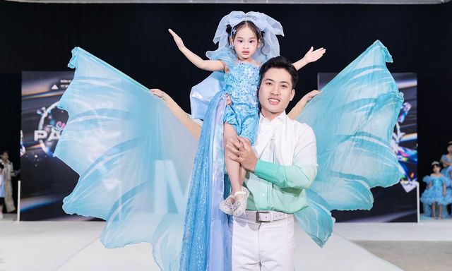 Con gái 3 tuổi của Á hậu Trúc Ny đắt show hơn cả mẹ