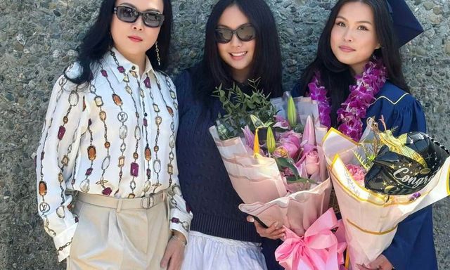 Con gái Phượng Chanel mới ngày nào đi du học, giờ tốt nghiệp đại học 