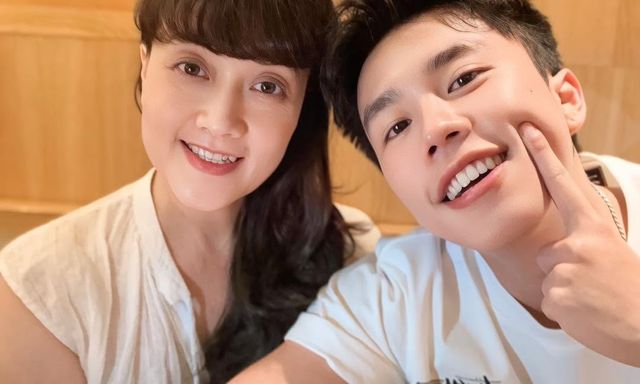 Con trai Vân Dung tiết lộ một chi tiết về tiền mới thấy: Bà mẹ nổi tiếng này dạy con cực khéo!