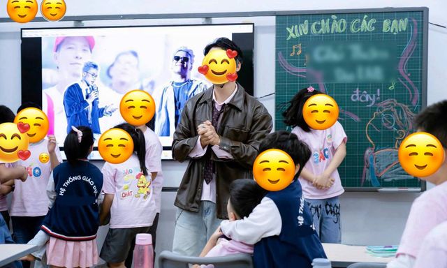Một phụ huynh xuất hiện trong lớp học ở Hà Nội khiến cả lớp xôn xao: Danh tính ngỡ ngàng