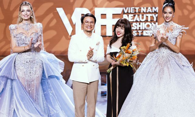 Đạo diễn đứng sau gần 10 sân khấu quy tụ 111 người đẹp Miss World