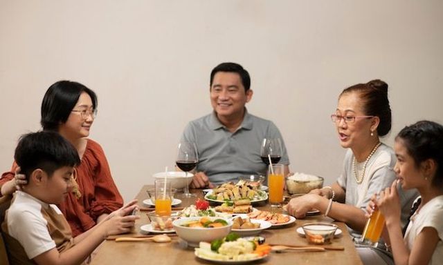 Những gia đình lâu ngày không ăn uống, tụ họp, thăm hỏi ai thường đang cho thấy 3 sự thật nhói lòng