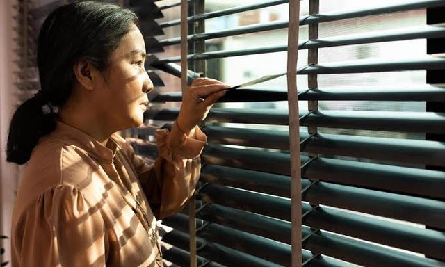 Một kiểu “ăn bám cha mẹ” mới âm thầm xuất hiện: Không ngửa tay xin tiền, không dựa dẫm tài chính, nhưng lại khiến cha mẹ đau lòng hơn cả việc bị xin tiền!