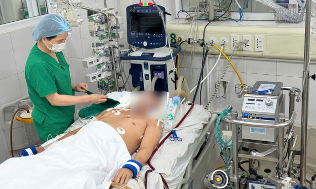 Cảnh báo sốt xuất huyết gây nguy kịch ở người trẻ: 13 ngày cứu sống nam thanh niên 23 tuổi suy hô hấp, phải chạy ECMO
