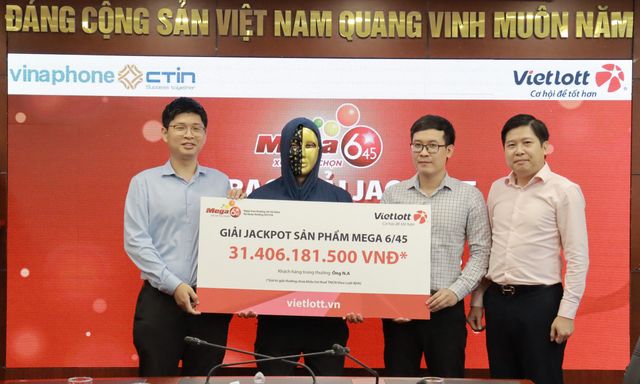Người đàn ông Hải Phòng trúng Vietlott hơn 31 tỷ đồng, dự định gửi tiết kiệm