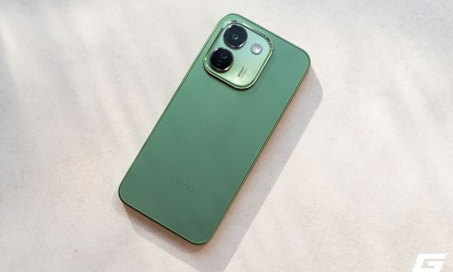Trên tay vivo V80 Lite 5G: Pin “khủng” 10.000 mAh nhưng thân máy vẫn đẹp, gọn gàng hơn tưởng tượng
