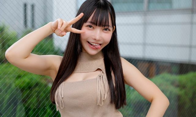 Từng tiêm hormone nam để chuyển giới, nữ y tá quyết định rẽ sang đóng phim vì một lý do bất ngờ