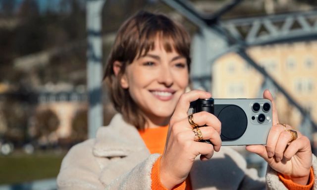 Leica ra mắt phụ kiện biến iPhone thành máy ảnh chuyên nghiệp, giá 