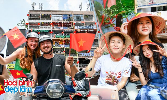 Sát 30/4, khách Tây quyết định đổi vé ở lại Việt Nam xem diễu binh, một gia đình vượt hàng trăm km đến TP.HCM vì điều đặc biệt