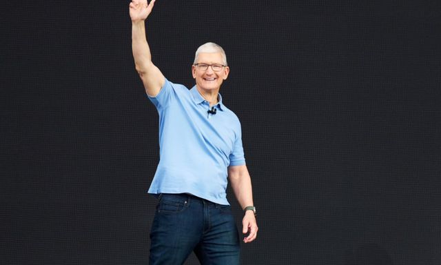 Tim Cook: Dù Apple nộp gần 1 tỷ USD thuế, iPhone vẫn chưa tăng giá