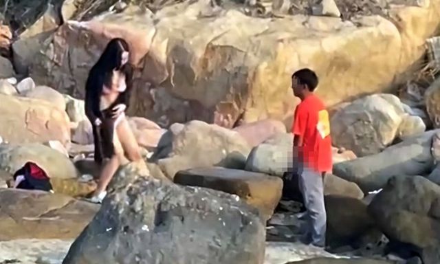 Người đàn ông có hành vi biến thái trước mặt cô gái trẻ ở bờ biển Nha Trang gây phẫn nộ