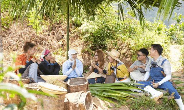 Xem Gia Đình Haha ai cũng muốn đi Bản Liền: Đây là tất tần tật những gì bạn cần biết!