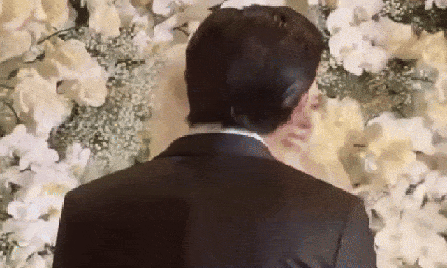 Đám cưới đang viral khắp MXH: Chú rể là trai hư đẹp nức tiếng, cô dâu đúng chuẩn sang xịn mịn 