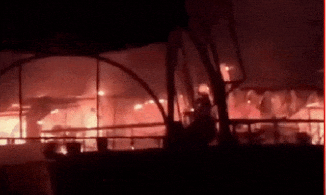 Clip kinh hoàng ghi lại vụ cháy hộp đêm khiến ít nhất 25 người thiệt mạng