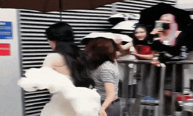 Nhìn dung nhan này mới hiểu vì sao anh hùng khó qua ải mỹ nhân: Tận cùng của cái đẹp, góc nào cũng là tuyệt tác 