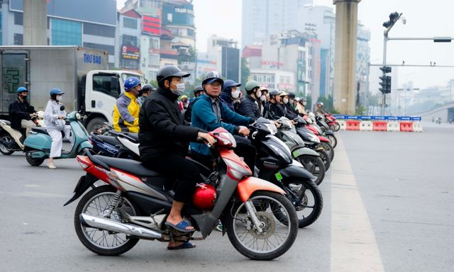 Hình ảnh bất ngờ trên các tuyến phố Hà Nội sau khi 1.837 camera AI chính thức đi vào hoạt động