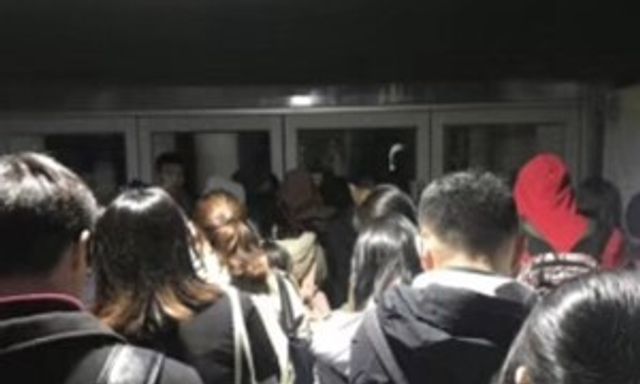 Bức ảnh chụp phía sau một nhóm sinh viên bỗng hot trở lại: Khi bóng lưng cũng tiết lộ tương lai của một người