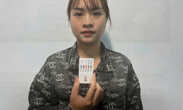 Bắt Trương Thị Huyền sinh năm 2002