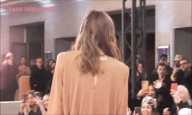 Phim ngôn tình đứng top 1 toàn cầu: Nữ chính là chiến thần visual, cứ lên đồ là cả showbiz phải chịu thua