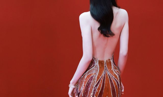 Nhìn mỹ nhân này mới biết thế nào là khung xương tỷ lệ kim cương: Nhan sắc vô thực, ngắm xong chả muốn yêu ai