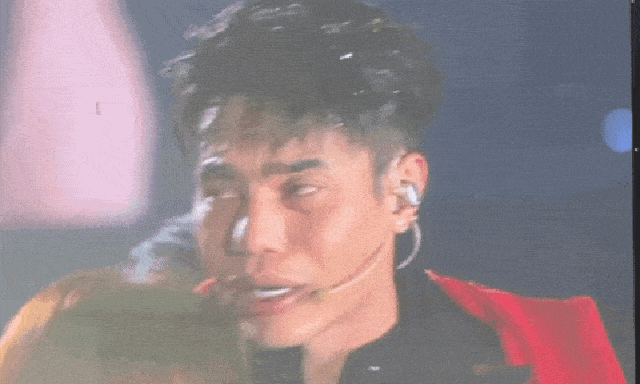 Drama tại fan meeting: Lê Dương Bảo Lâm khóc xin lỗi Hoà Minzy