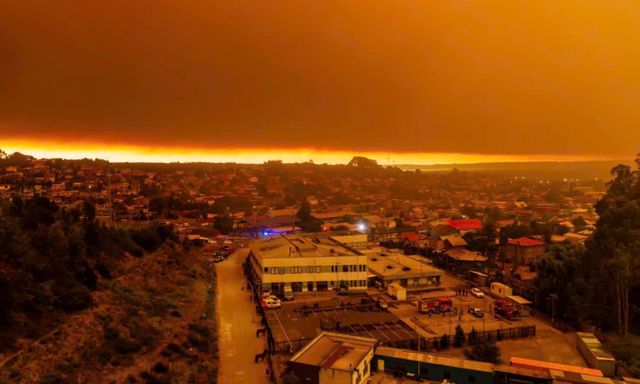 Chile ban bố tình trạng thảm họa vì cháy rừng lan rộng khủng khiếp, ít nhất 250 ngôi nhà bị thiêu rụi, 18 người thiệt mạng