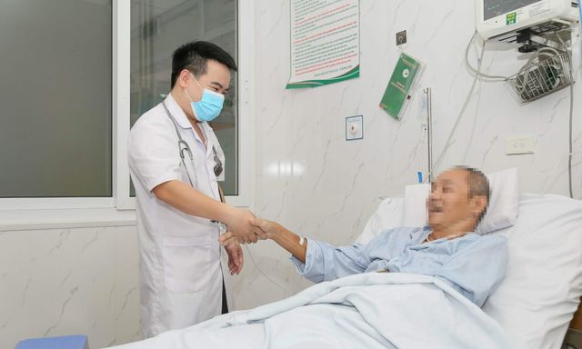  Người đàn ông 53 tuổi đột ngột ngã gục, hôn mê sâu ngay khi vừa chơi tennis, bác sĩ đưa ra khuyến cáo