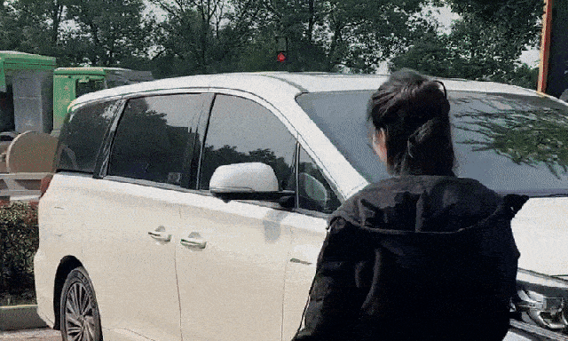 Nữ diễn viên duy nhất 1 năm quay 48 phim: Làm việc 16 tiếng mỗi ngày, 5 năm không về thăm nhà