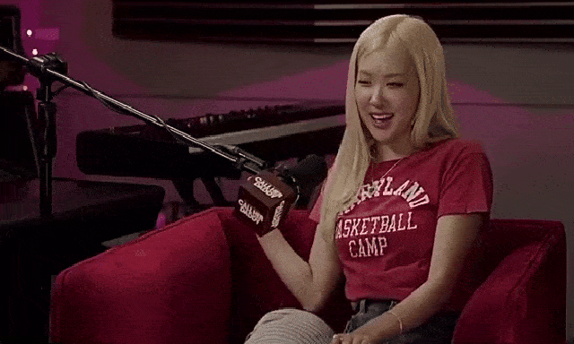 Rosé thừa nhận hẹn hò, dùng 