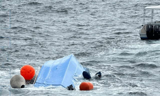 Oman: Lật thuyền du lịch chở 25 hành khách, 3 người tử vong