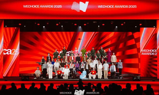 Màn xuất hiện đặc biệt của 12 cựu chiến binh tại đêm Gala WeChoice 2025 và những ngày sáng tươi trong ký ức