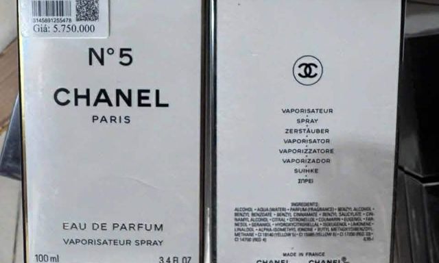 Triệt phá đường dây nước hoa giả khủng tại TP.HCM: Hơn 10.000 chai tuồn ra thị trường, trị giá tới 10 tỷ đồng