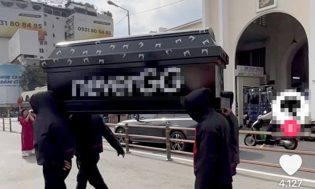 Nhóm khiêng quan tài trước chợ Bến Thành lĩnh án nặng