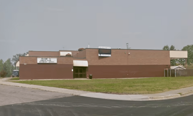 NÓNG: Xả súng kinh hoàng trong trường học ở Canada, hàng chục người thương vong