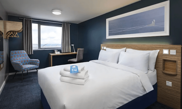 Cặp vợ chồng thuê khách sạn để ở suốt 22 năm dù sở hữu nhà riêng, nghe lý do xong nhiều người lại muốn làm theo