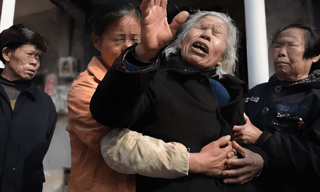 Trúng số 114,2 tỷ đồng, bố mẹ yêu cầu 