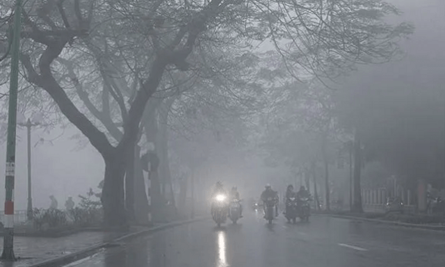 Miền Bắc sắp đón đợt không khí lạnh mới, sương mù bao phủ, nồm ẩm kéo dài