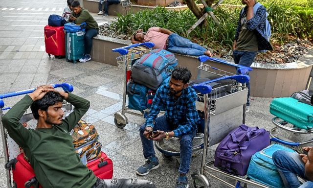 Hàng không toàn cầu “đảo lộn” vì xung đột tại Trung Đông: Hàng ngàn người mắc kẹt đến lúc nào? 