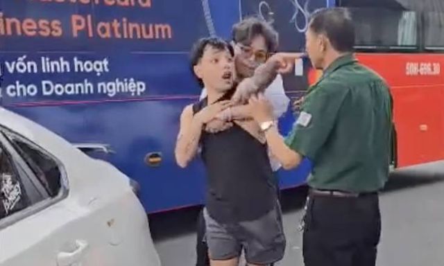 Thông tin mới vụ nam thanh niên lái ô tô 