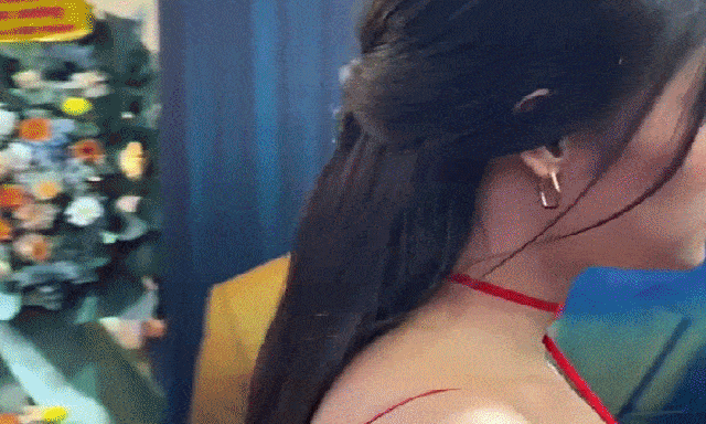 Việt Nam có duy nhất 1 mỹ nhân đổi đời nhờ giống bà lão 70 tuổi, nhan sắc hiện tại thăng hạng gấp 1000 lần