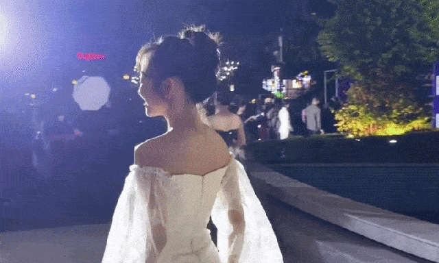 Nhan sắc khó tin của “Đàm Tùng Vận Việt Nam”: 30 tuổi mà như mới 15, chỉ cao 1m50 vẫn tuyệt đối điện ảnh