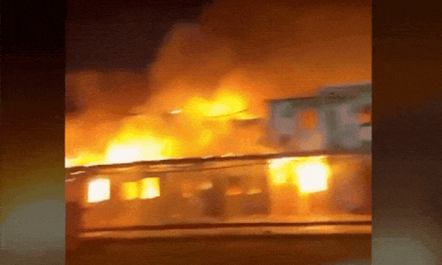 Hiện trường hoang tàn sau trận không khích vào bệnh viện tại thủ đô của Afghanistan khiến 400 người thiệt mạng, tiếng gào thét tuyệt vọng dưới đống đổ nát