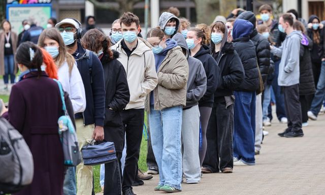 Một dịch bệnh nghiêm trọng đang bùng phát tại Anh, giới chức cảnh báo về “sự kiện siêu lây nhiễm”