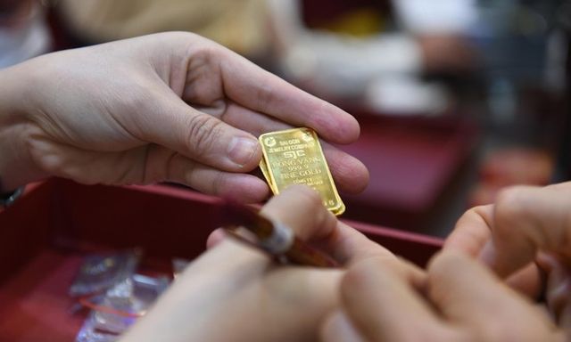 Giá vàng hôm nay 178,4 triệu đồng/lượng: Người mua vàng ở “đỉnh giá” tháng 3 đang lỗ hơn 15 triệu đồng!