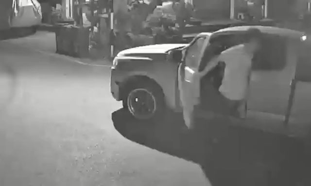 Kịch tính cảnh người đàn ông nhảy khỏi xe nghi buôn người, cứu thoát 3 đồng hương khi chỉ còn cách biên giới Myanmar 500m