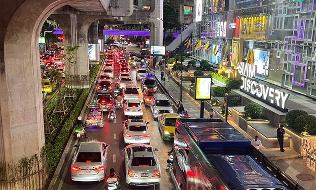 Từ tháng 4, khách Việt đi Thái Lan cẩn thận bị nộp phạt tiền triệu vì 10 quy định mới