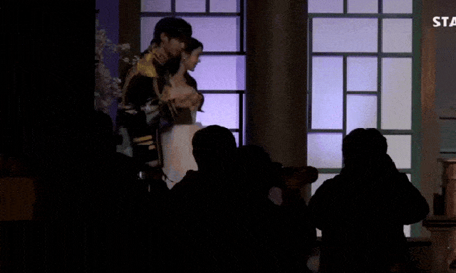 Cặp đôi hoàng tử - công chúa đẹp nhất 2026 là đây: Visual cổ tích thần tiên, xa hoa lộng lẫy chói cả mắt