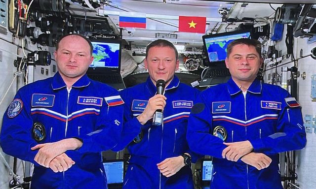 Khoảnh khắc đặc biệt: Phi hành gia Nga gửi lời chào Việt Nam từ Trạm Vũ trụ quốc tế