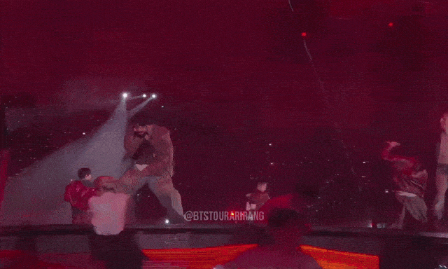 BTS đỉnh quá rồi: Vừa đổ bộ rạp Việt đã chiếm top 1 doanh thu, nhân phẩm tốt lắm mới mua được vé